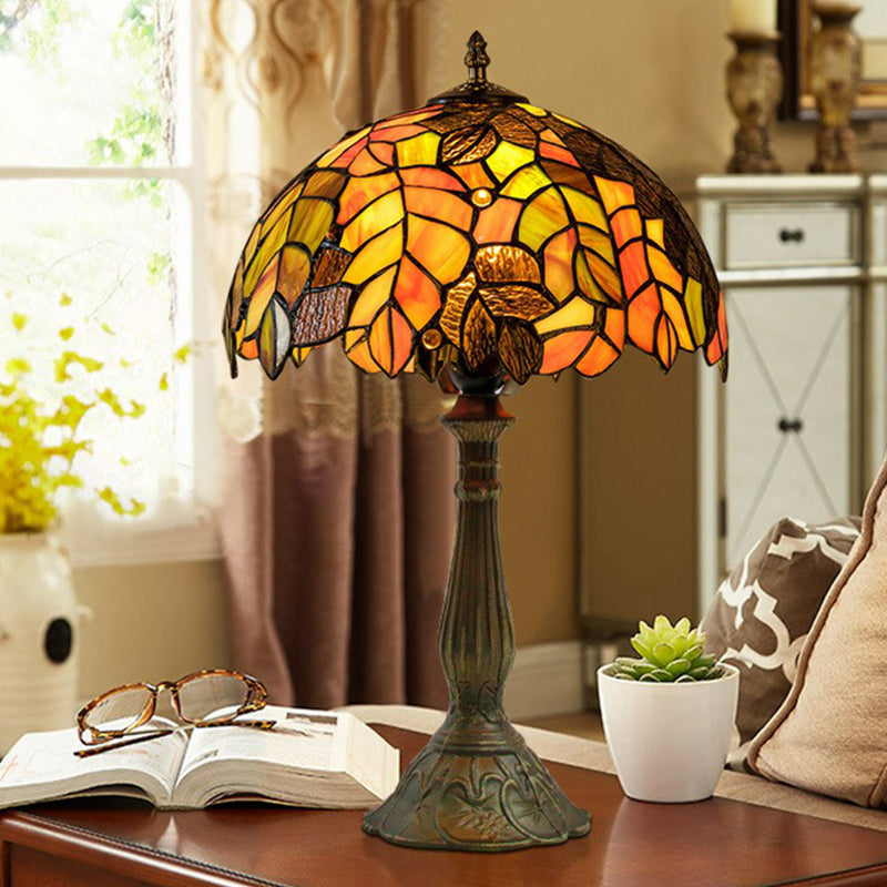 Grape Leaf Patterned Night Light 1-Bulb Tiffany Glass Traditional Table Lamp for Bedroom