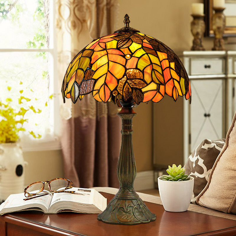 Grape Leaf Patterned Night Light 1-Bulb Tiffany Glass Traditional Table Lamp for Bedroom