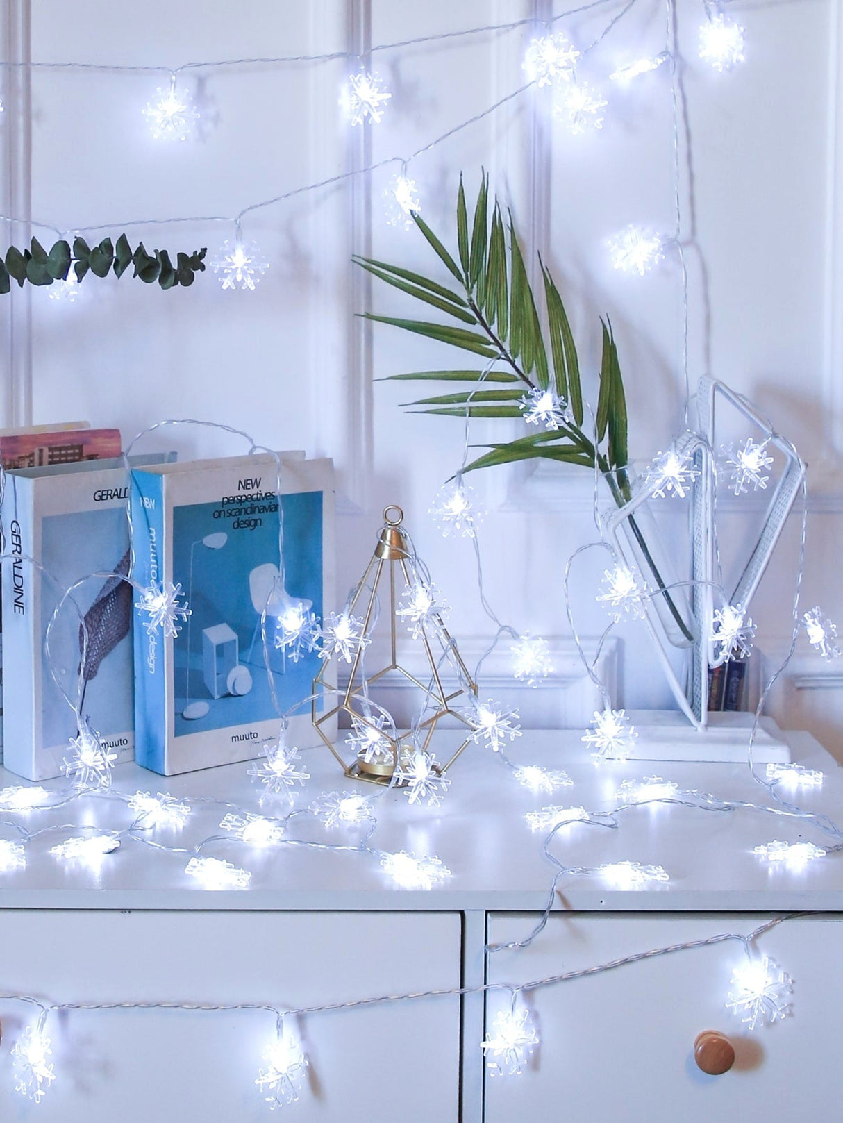 Christmas String Light with 20pcs Snowflake Shaped Bulb 1pc - Novelty Lighting