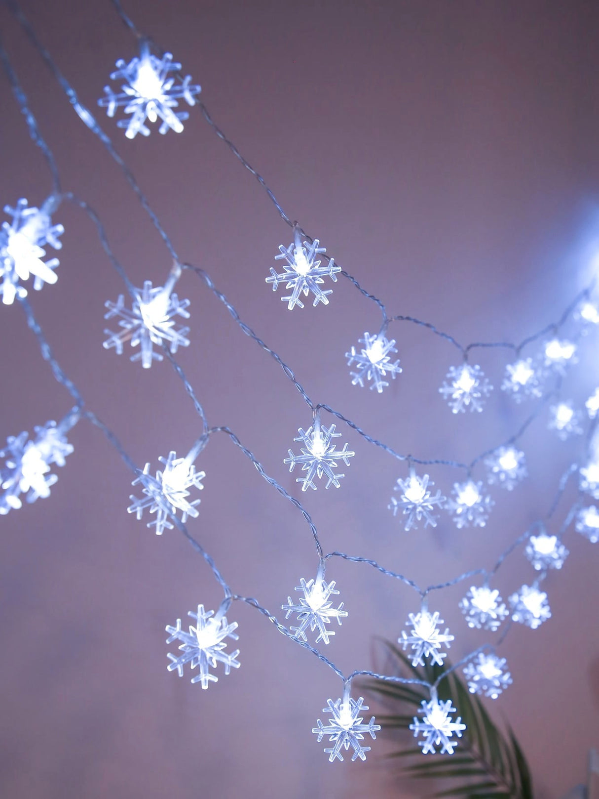 Christmas String Light with 20pcs Snowflake Shaped Bulb 1pc - Novelty Lighting