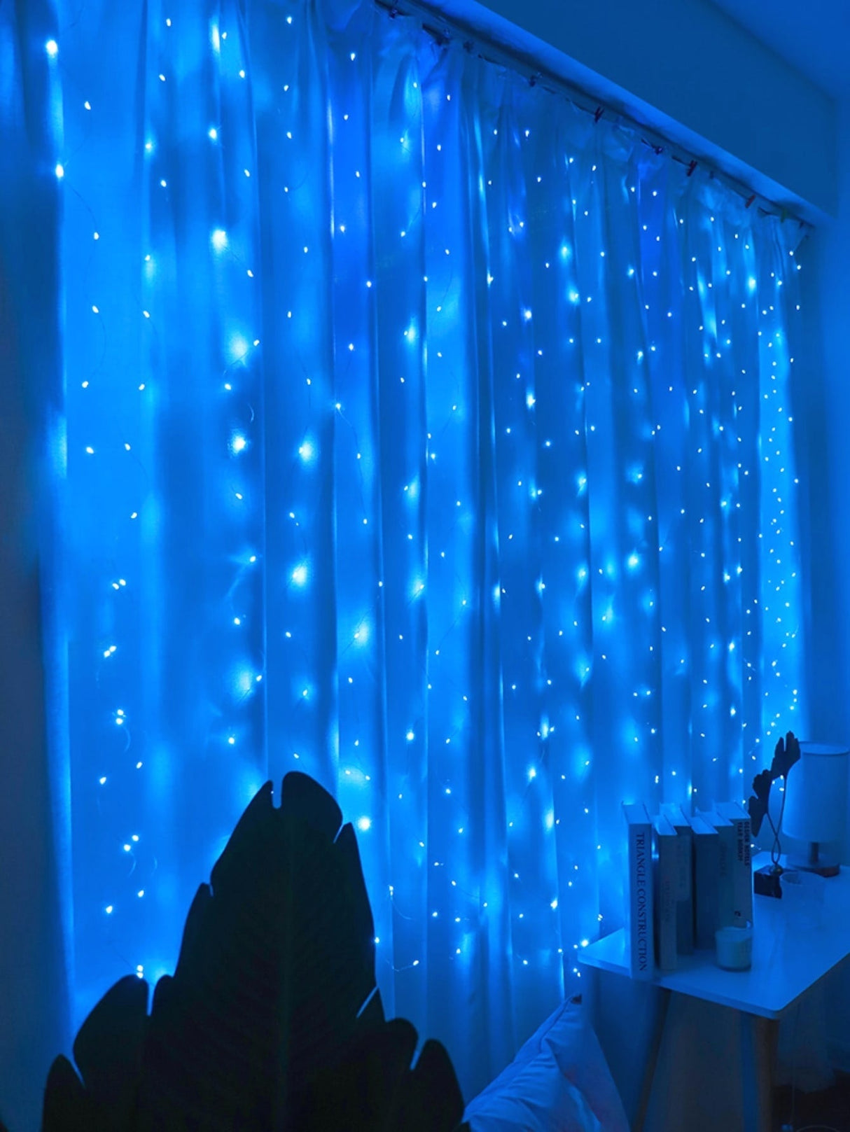 200 Led  2 x 2M Curtain String Light - Novelty Lighting