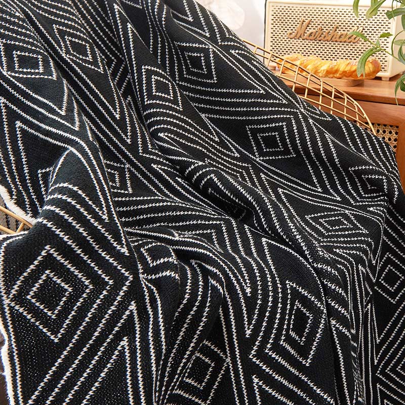 Black & White Geometric Pattern Reversible Blanket