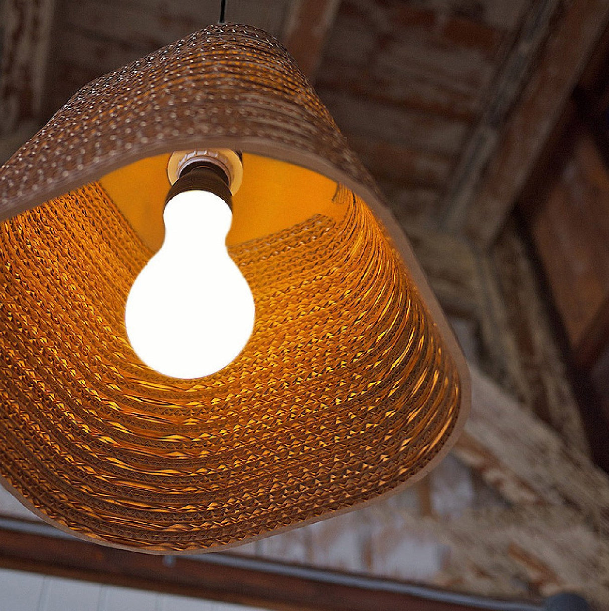 Luminaria Corrugated Board Pendant Light