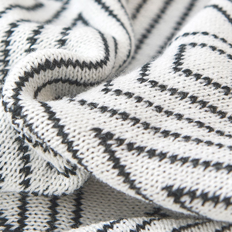 Black & White Geometric Pattern Reversible Blanket