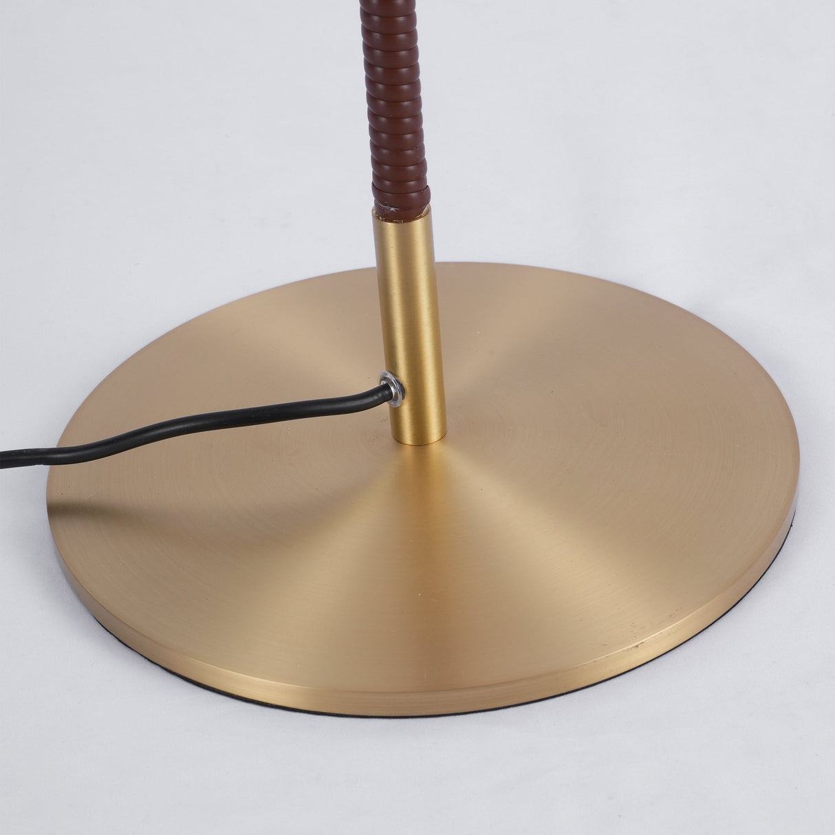 9602 Floor Lamp