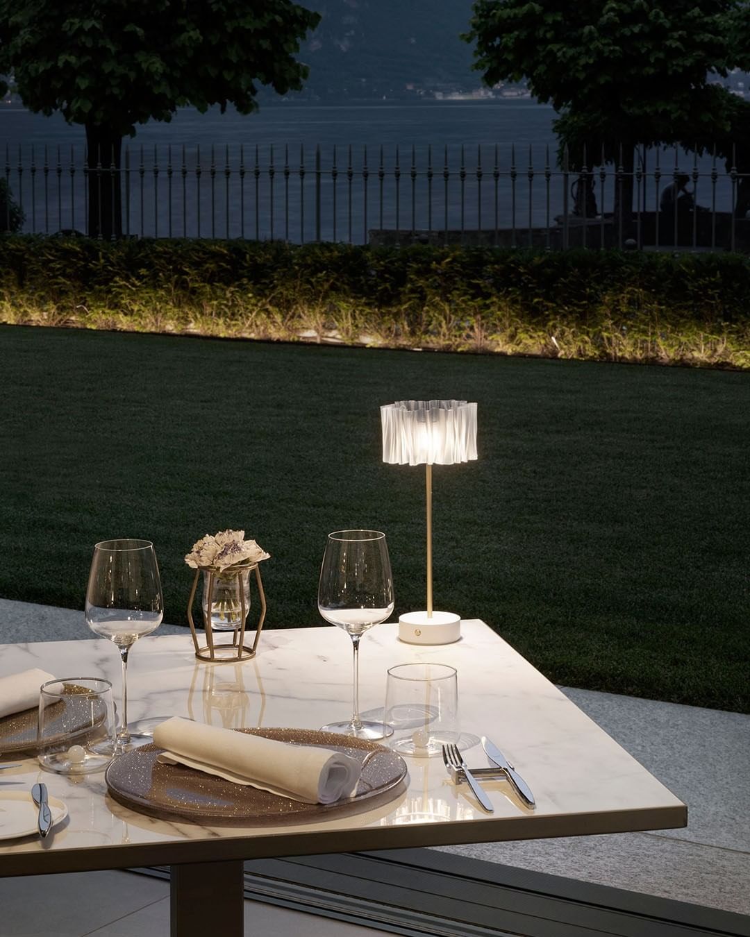 Accordeon Battery Table Lamp