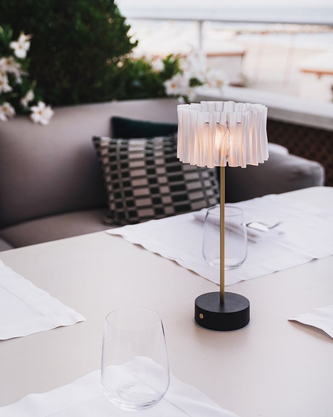 Accordeon Battery Table Lamp