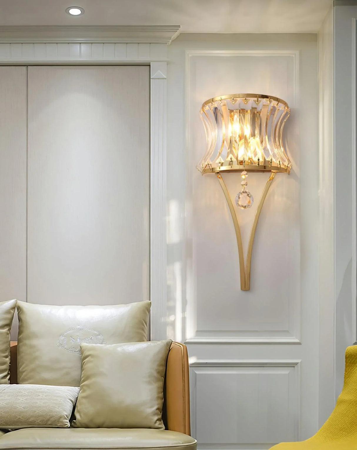 Crown Princess Wall Lamp