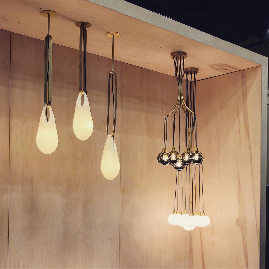 Hold Pendant Light