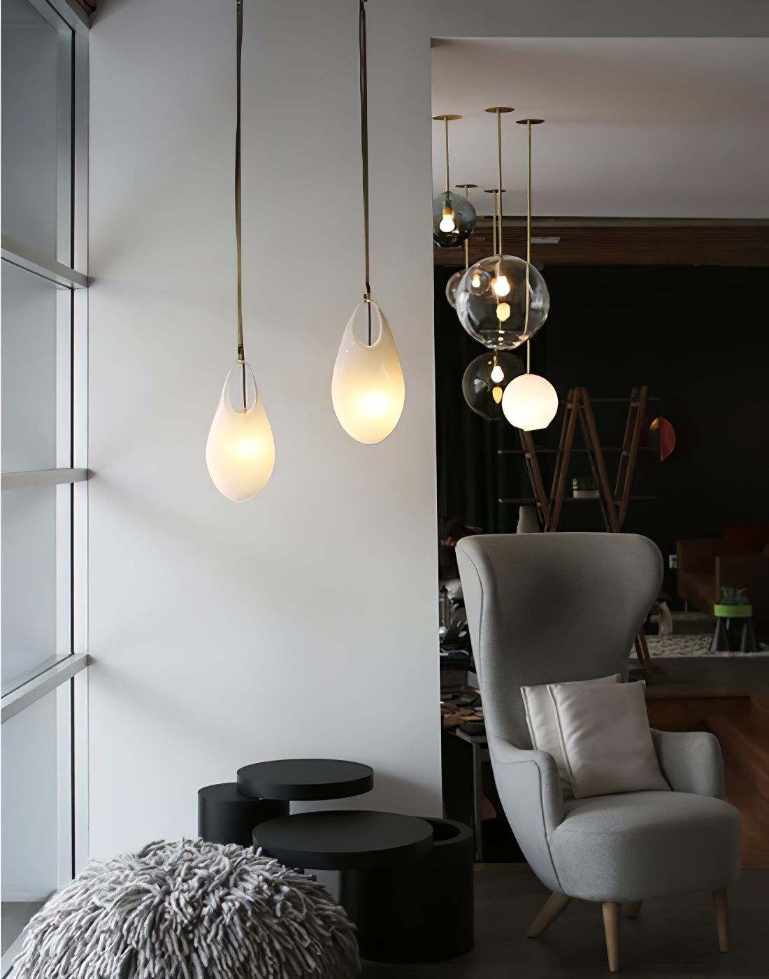 Hold Pendant Light