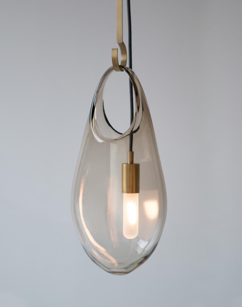 Hold Pendant Light