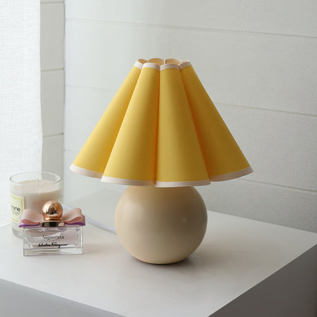 Kicsi Knife Pleat Table Lamp