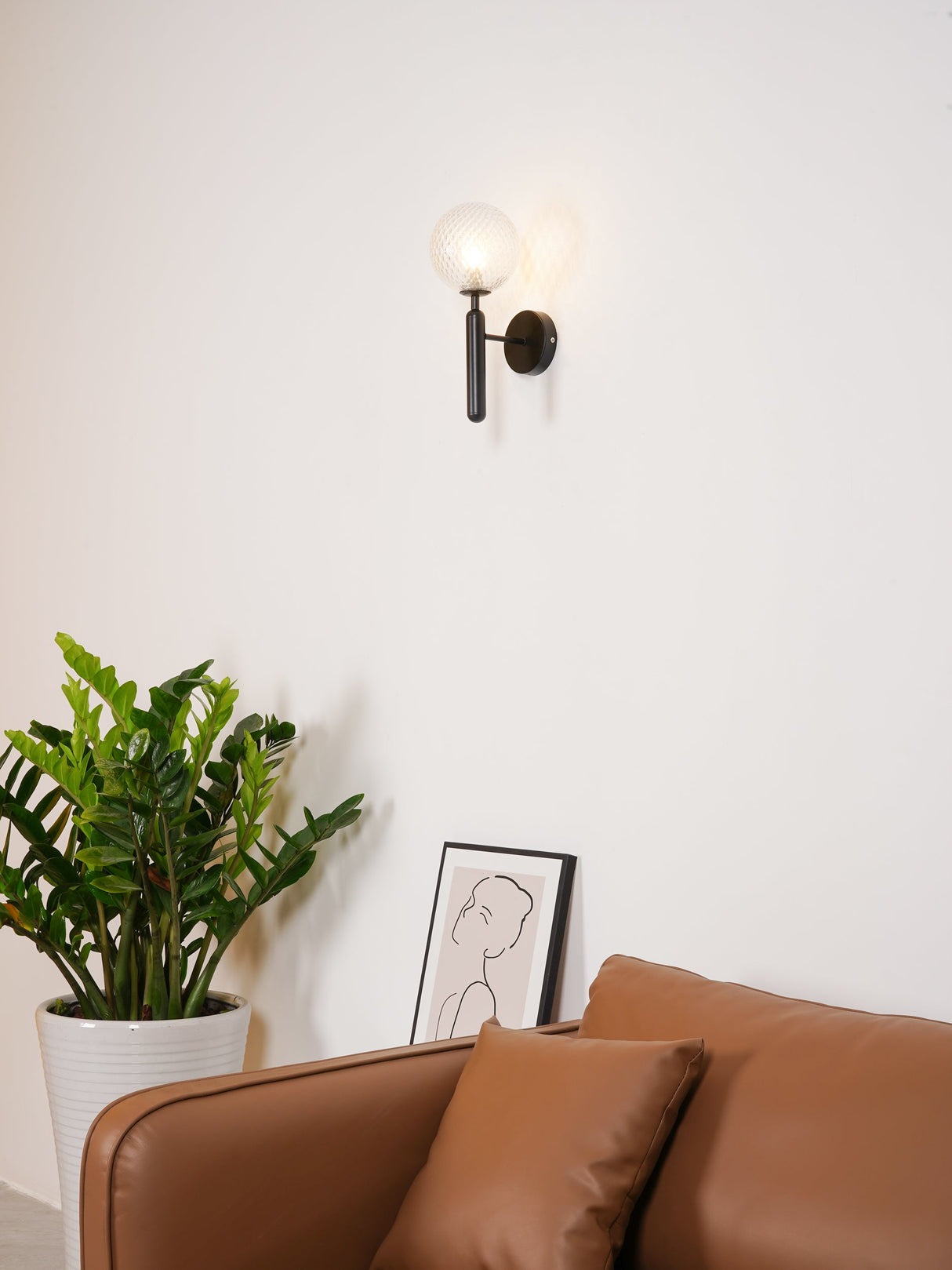 Miira Wall Light