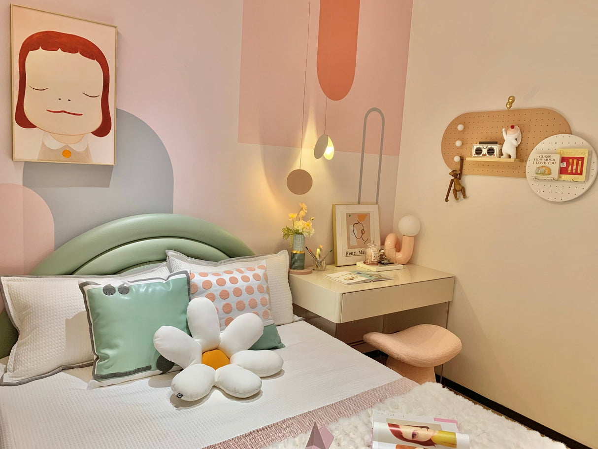 Neotenic Table Lamp