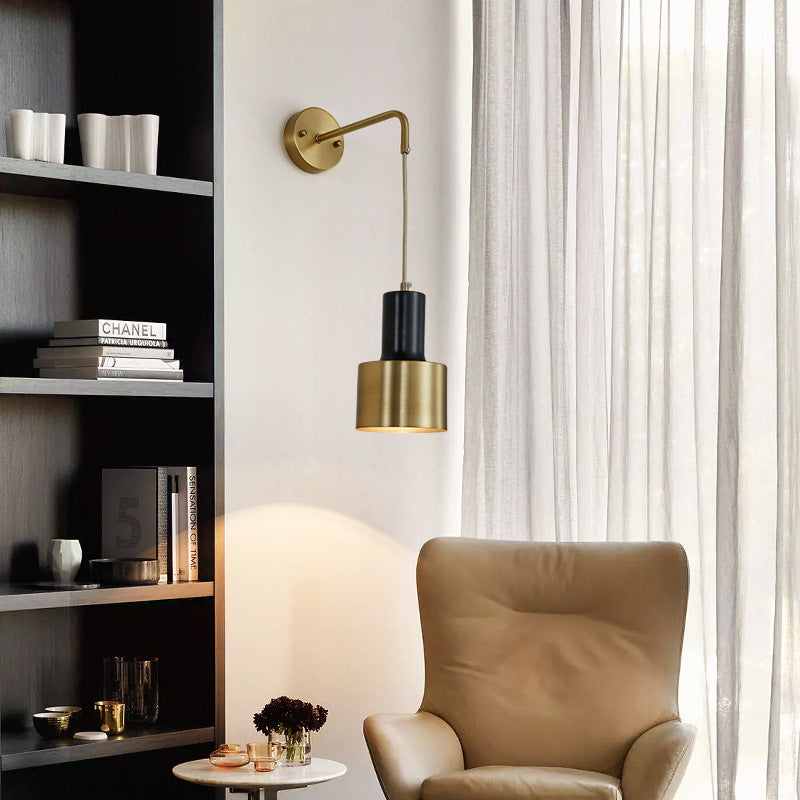 Feature Weight Wall Lamp