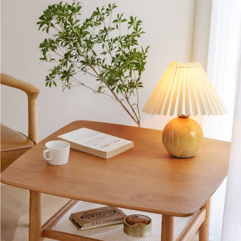 Ballet pleated Table Lamp