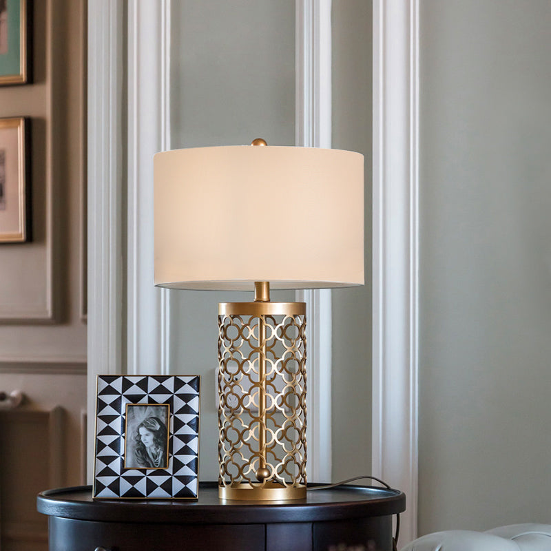 Openwork metal table lamp