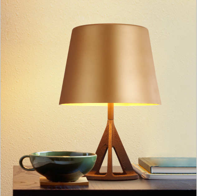 Base Metal Table Lamp