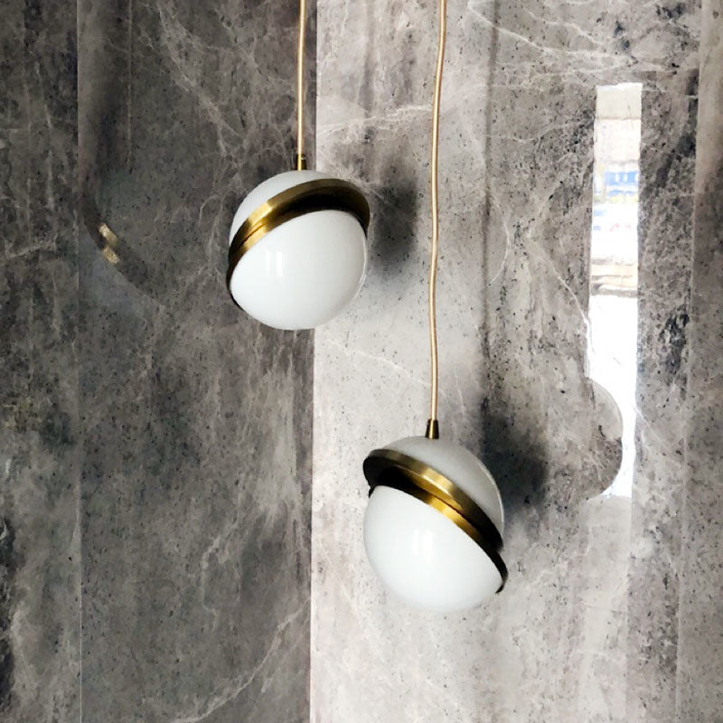 Crescent pendant Lamp