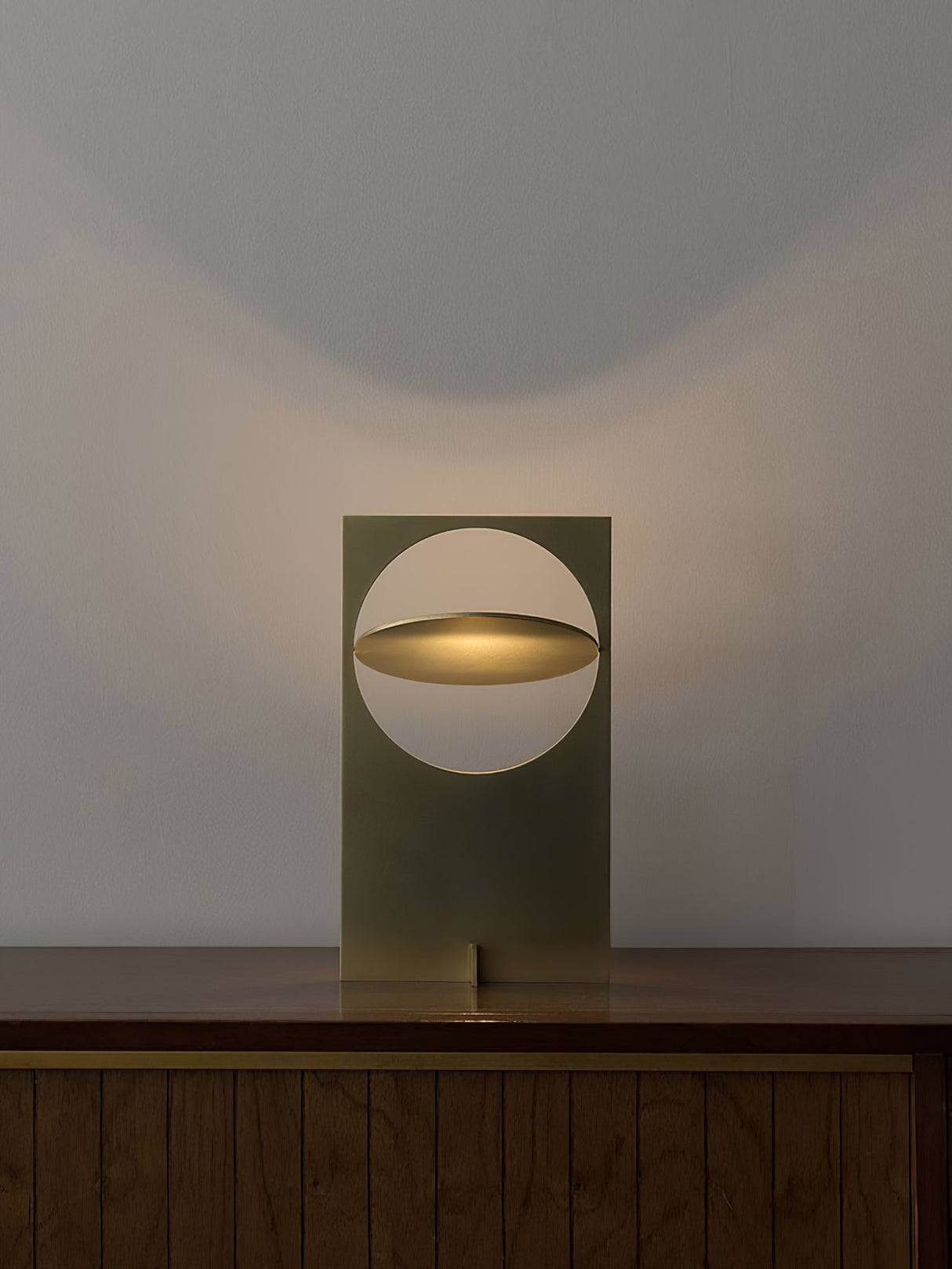 Metallic Reflection Table Lamp