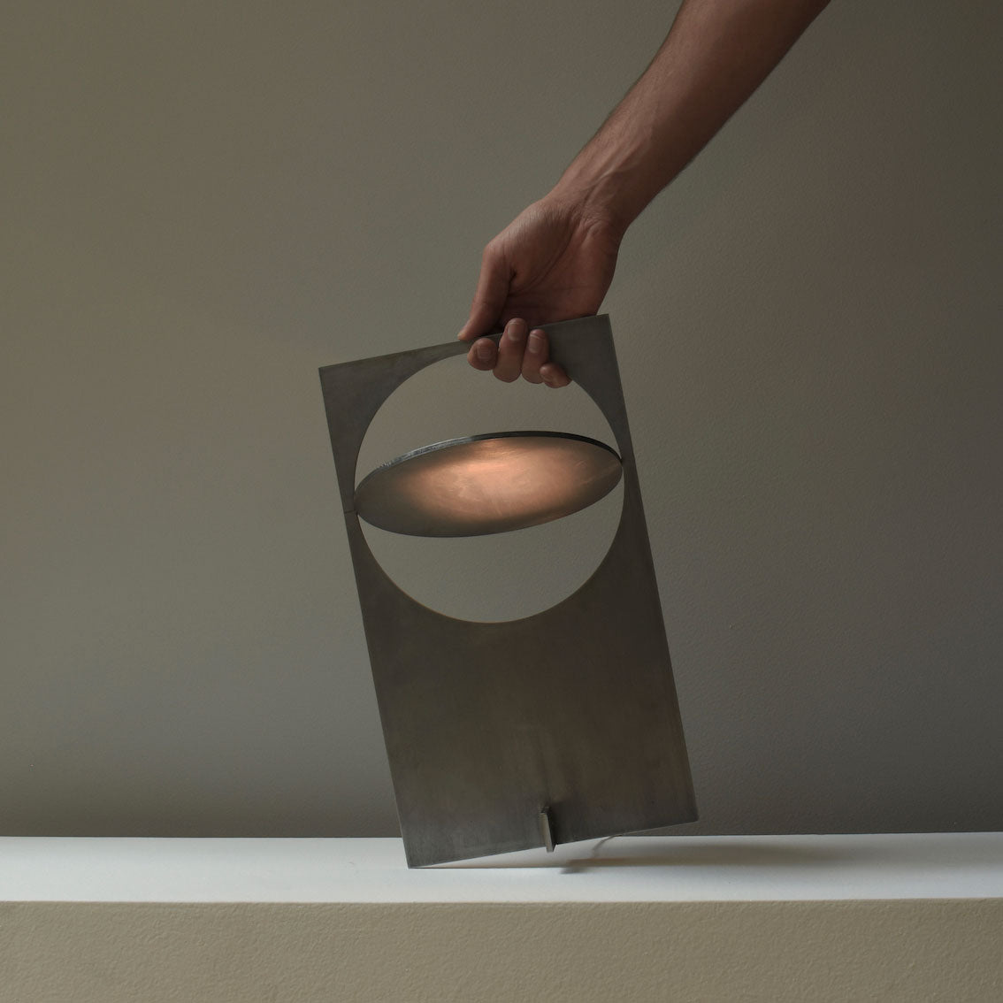 Metallic Reflection Table Lamp