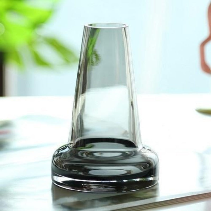 The Petite Simplicity Bud Vase