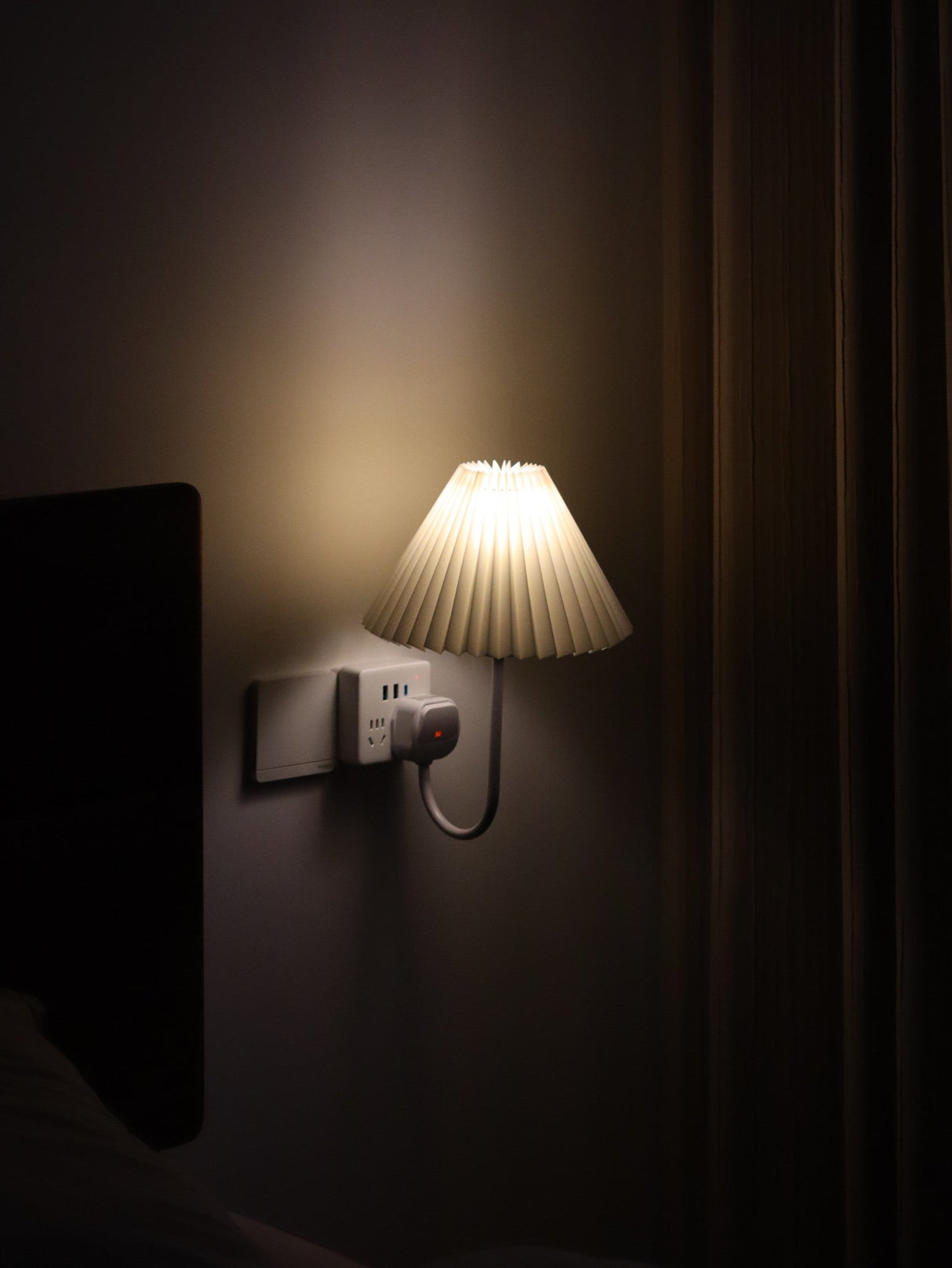 Plug-in Wall Light