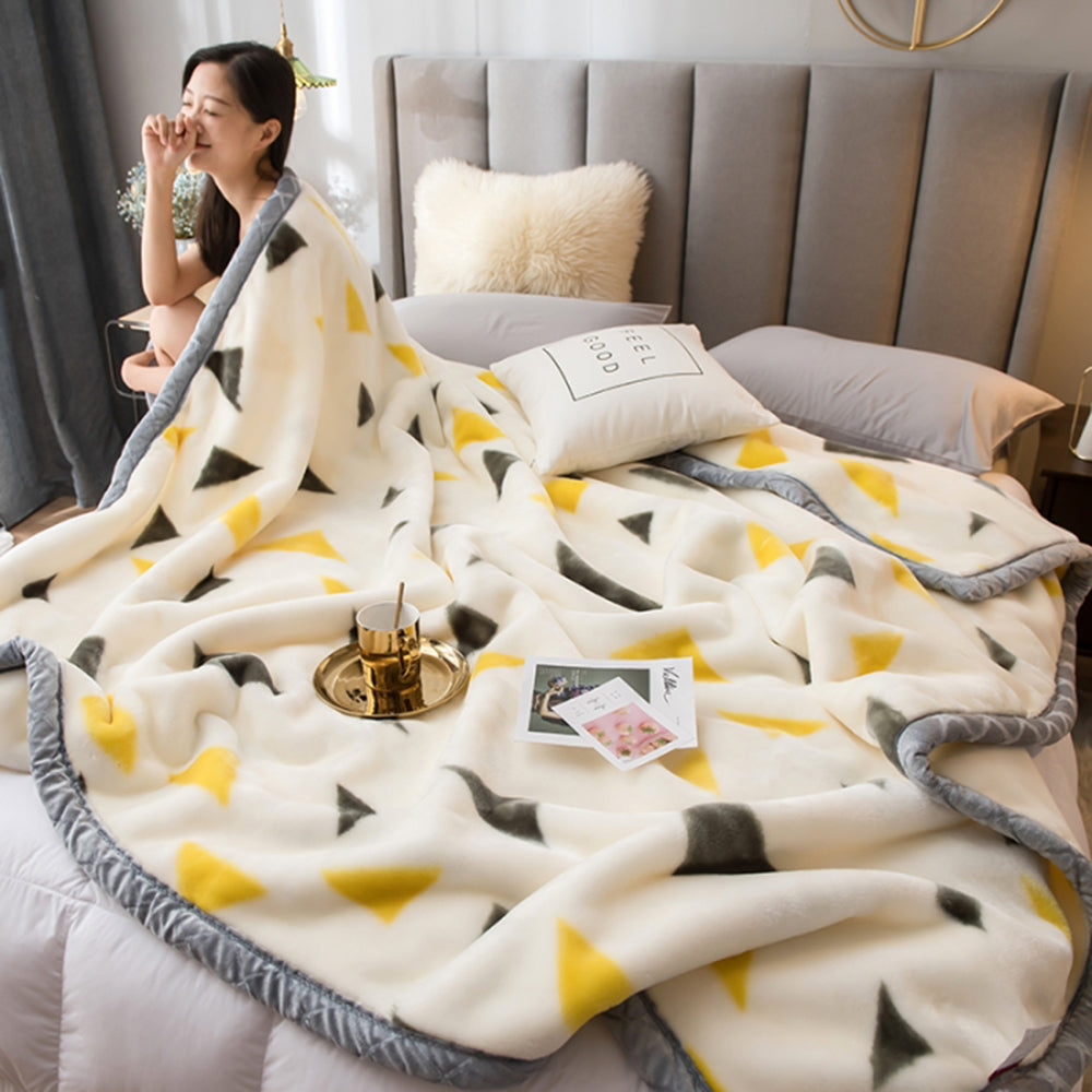 White Cozy Triangle Flannel Blanket