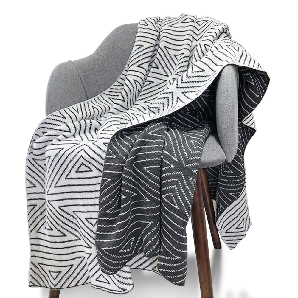 Black and White Plaid Knit Blanket