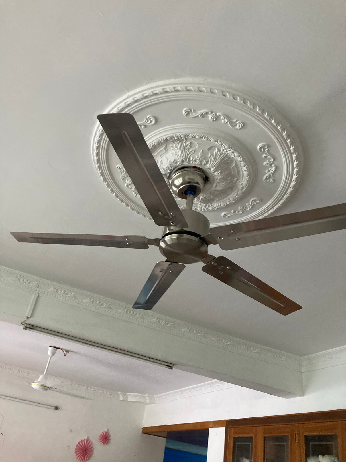 Rozzen Ceiling Fan