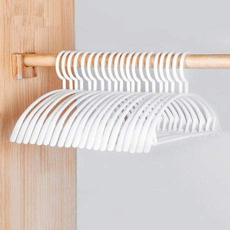 Preppy Semi-circular Hanger