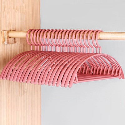 Preppy Semi-circular Hanger