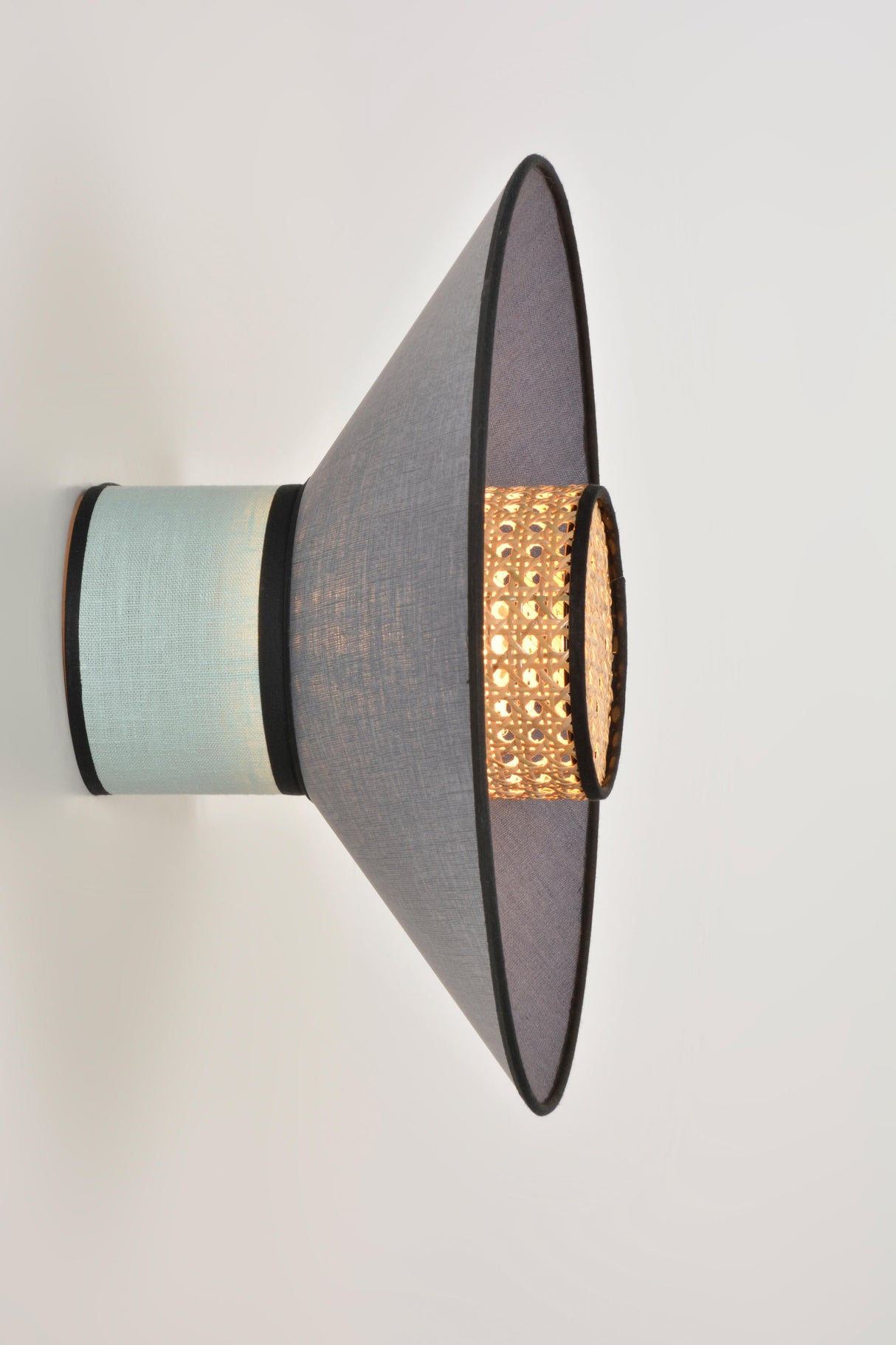 Singapour Conical Wall Light