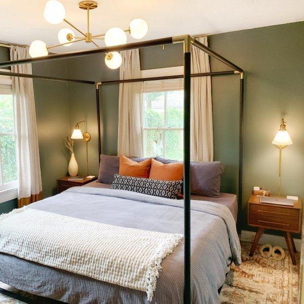 Staggered Glass 6-Light Chandelier