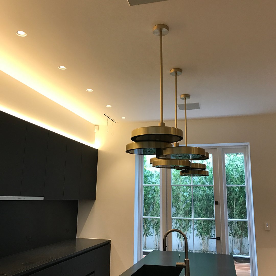 Triarc Pendant Light