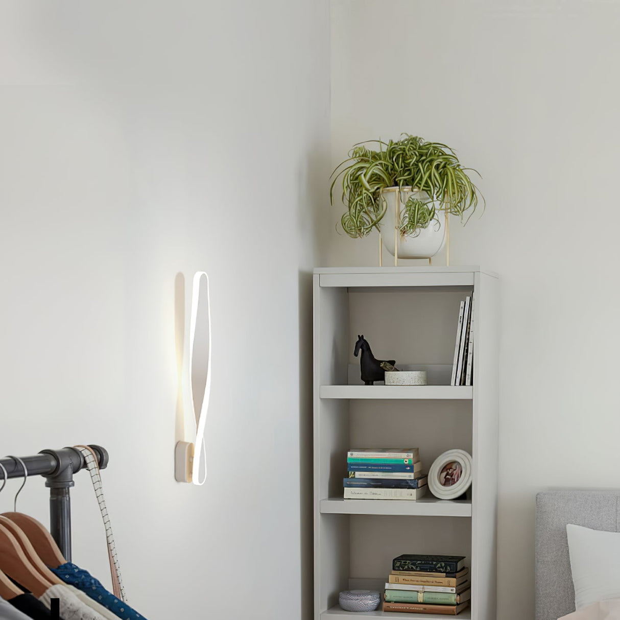 Twisted LED Wall Light