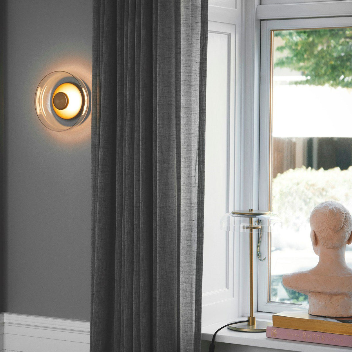 Blossi Table Lamp