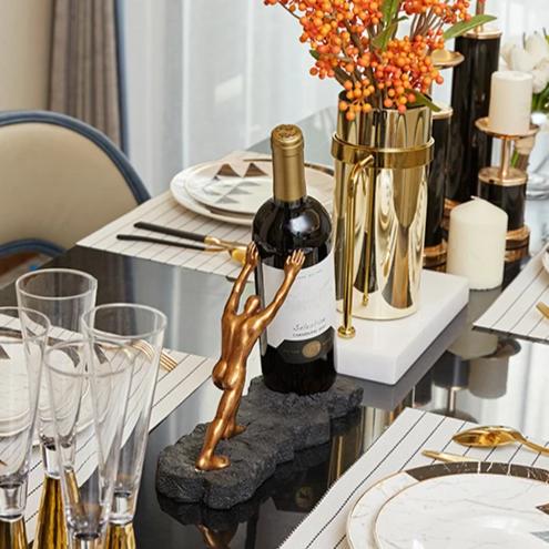 Girard Golden Wine Holder