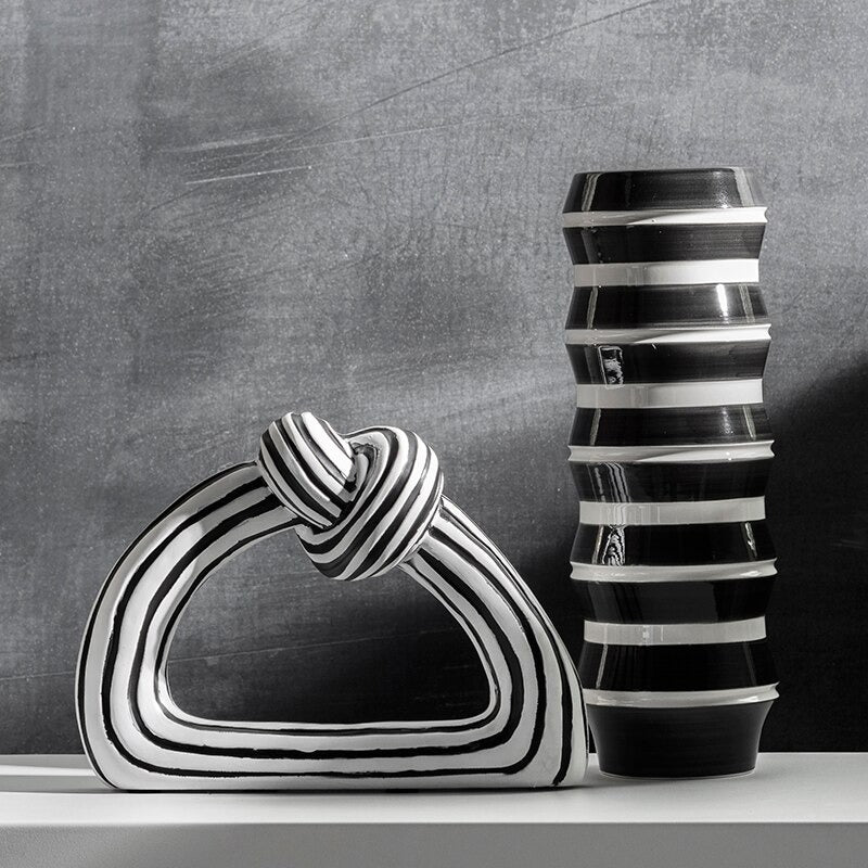 Modani Modern Knot Statue