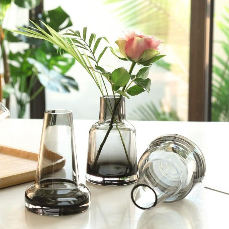 The Petite Simplicity Bud Vase