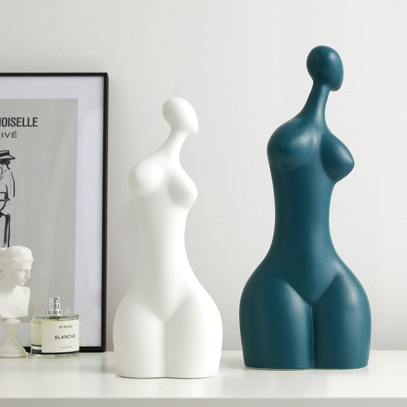 La Femme Statues