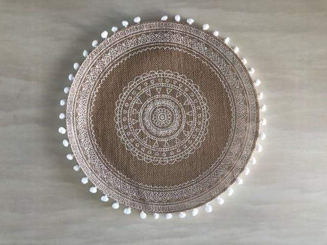 Delicate Round Table Mat