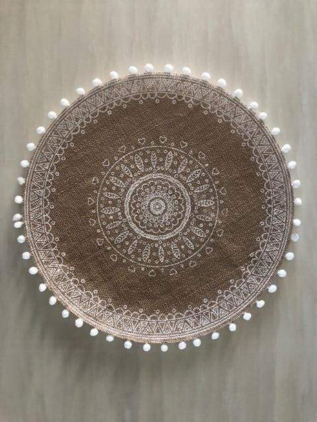 Delicate Round Table Mat