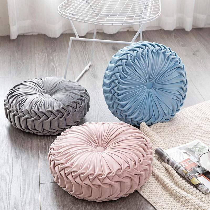 Round Pintuck Pillow