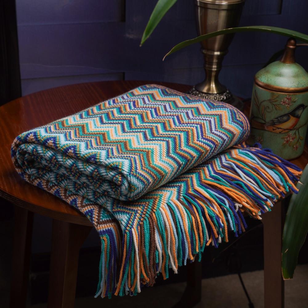 Geometric Pattern Throw Blanket