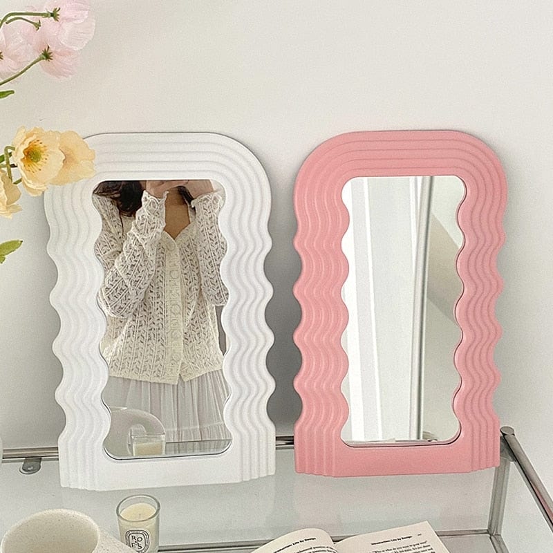 Wavy Mirror