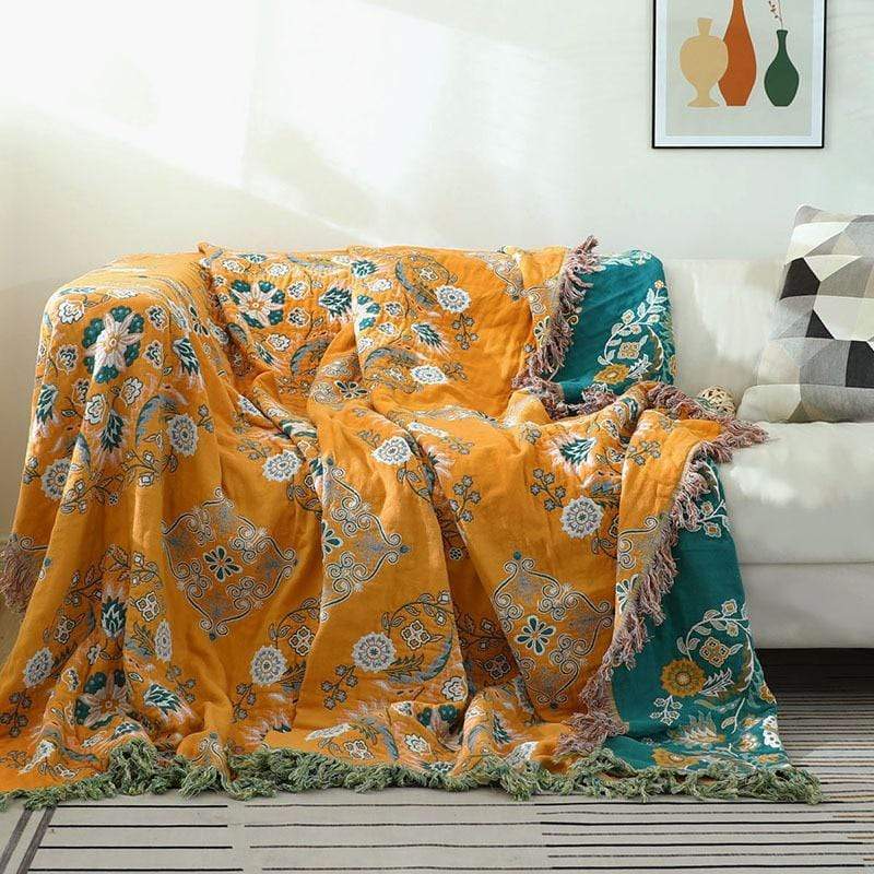 Marguerite Floral Tasseled Bedspread