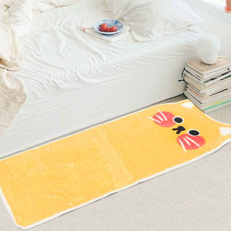 cute yellow cat runner